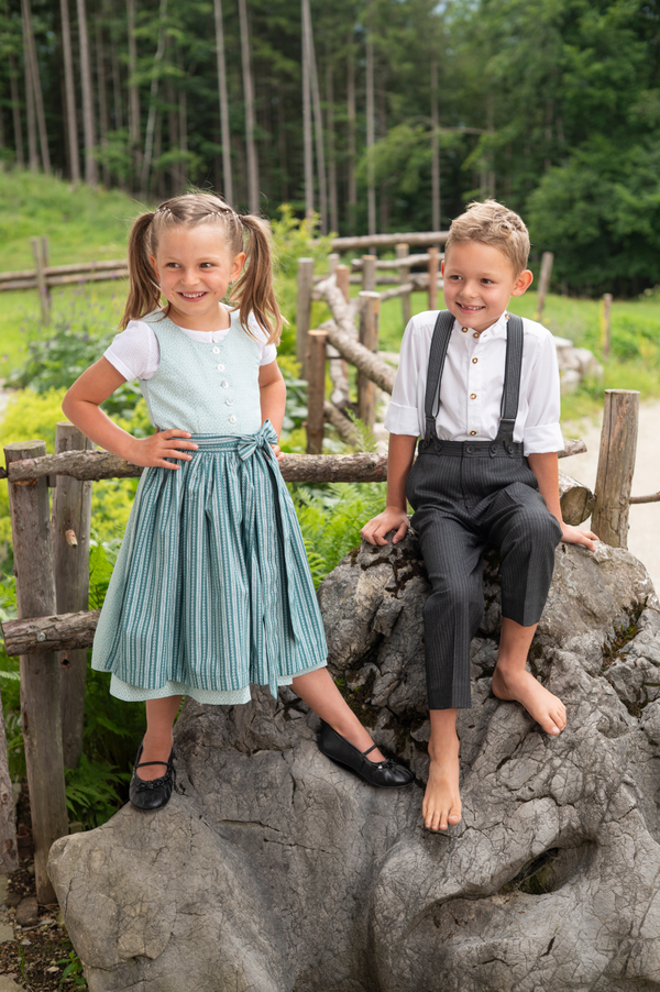 Süsse Kindertracht von Hammerschmid für Madln und Buam